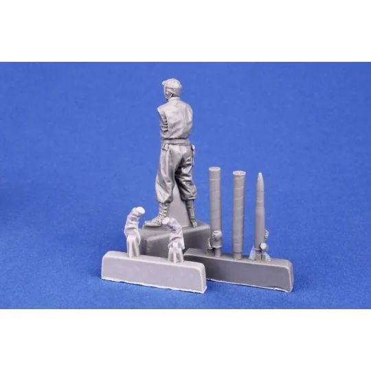 M36 Tank Destroyer Loader, 1/35 - CMK 129-F35410 M36 Tank Destroyer Loader, 1/35 - CMK 129-F35410