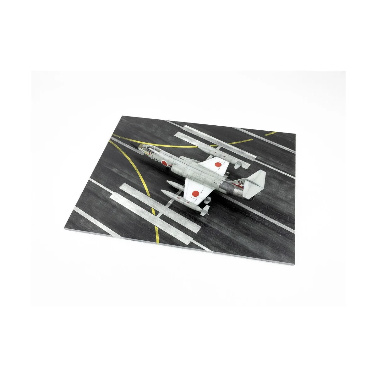 Modern NATO Airfield Type 2 300x230mm (Universal), 1/72 - Red Fox S...