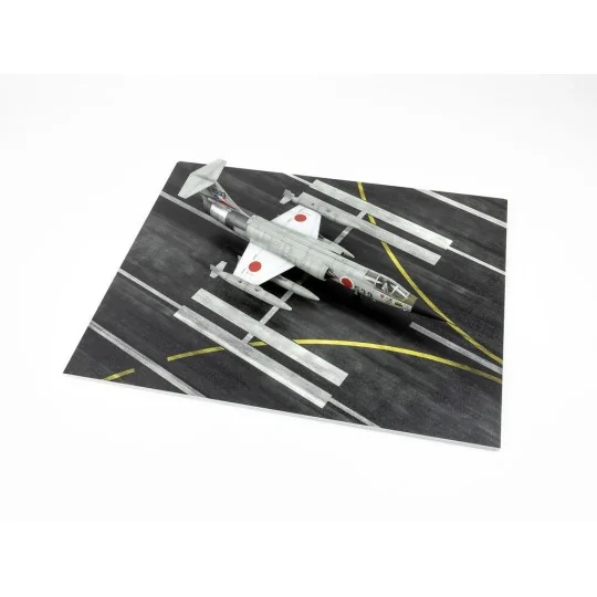 Modern NATO Airfield Type 2 300x230mm (Universal), 1/72 - Red Fox S...