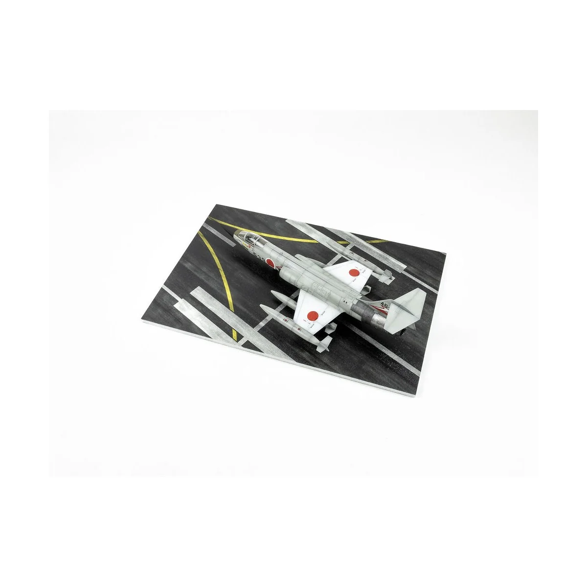 Modern NATO Airfield Type 2 250x160mm (Universal), 1/72 - Red Fox S...