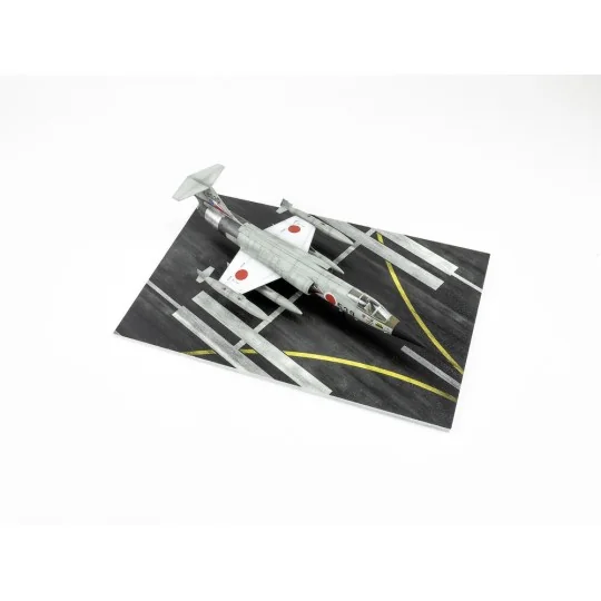 Modern NATO Airfield Type 2 250x160mm (Universal), 1/72 - Red Fox S...
