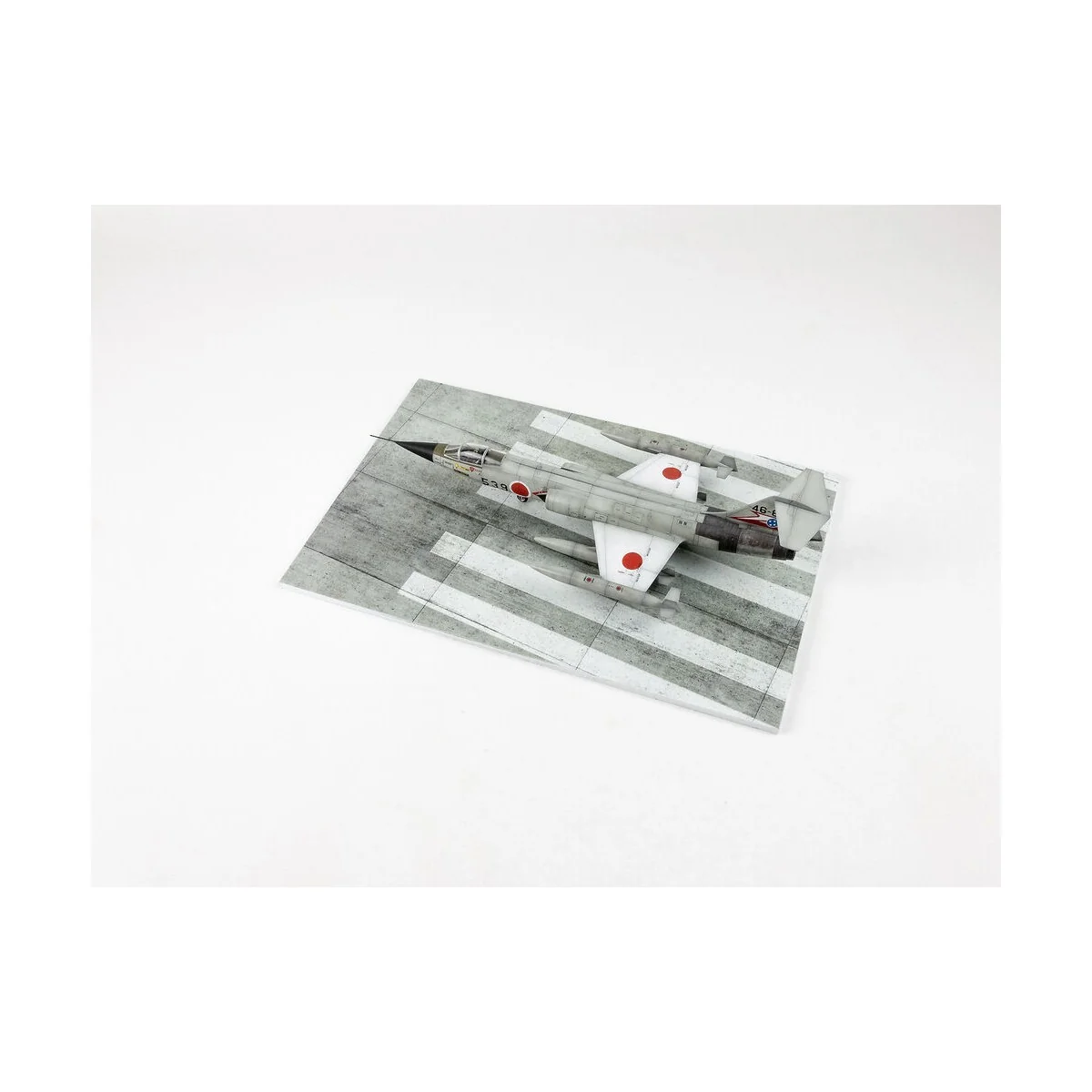 Modern USSR Airfield Type 1 250x160mm (Universal), 1/72 - Red Fox S...