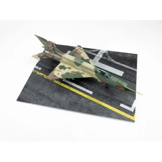 Modern NATO Airfield Type 8 300x230mm (Universal), 1/48 - Red Fox S...
