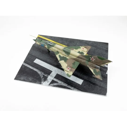 Modern NATO Airfield Type 8 300x230mm (Universal), 1/48 - Red Fox S...