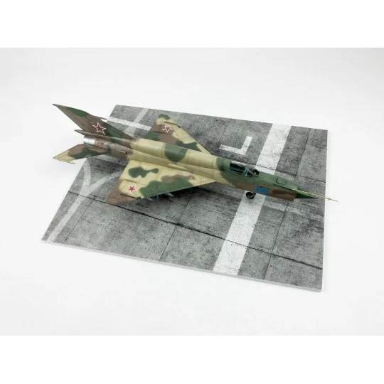 Modern NATO Airfield Type 9 300x230mm (Universal), 1/48 - Red Fox S...