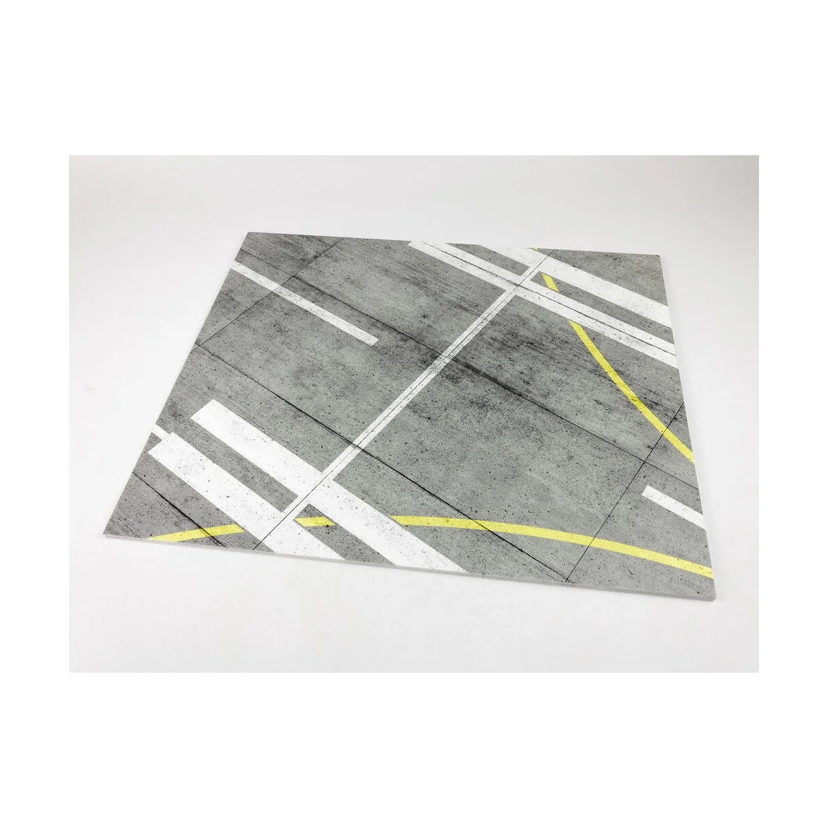 Modern NATO Airfield Type 9 380x320mm (Universal), 1/48 - Red Fox S...