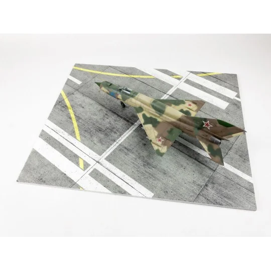Modern NATO Airfield Type 9 380x320mm (Universal), 1/48 - Red Fox S...