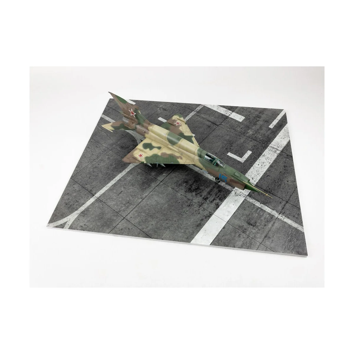 Modern NATO Airfield Type 10 380x320mm (Universal), 1/48 - Red Fox ...