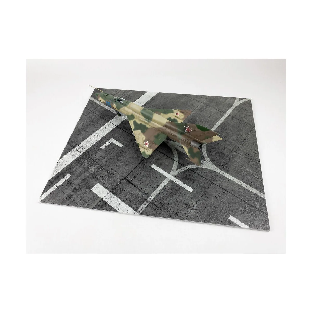 Modern NATO Airfield Type 10 380x320mm (Universal), 1/48 - Red Fox ...