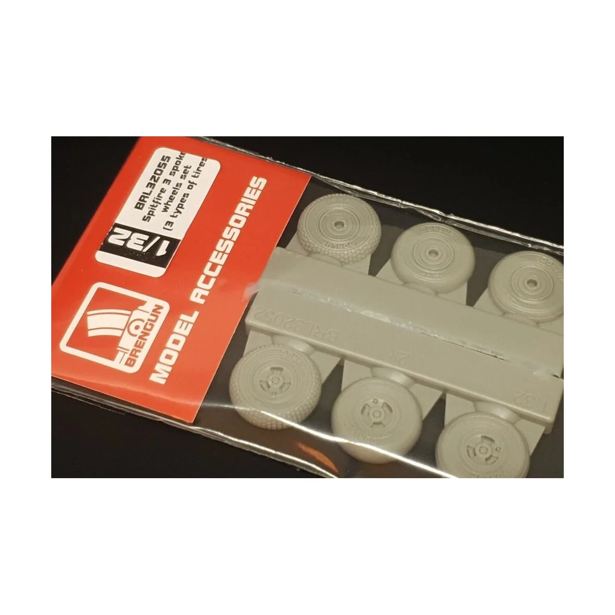 Spitfire 3 spoke wheels set (3 types of tires), 1/32 - Brengun BRL3...
