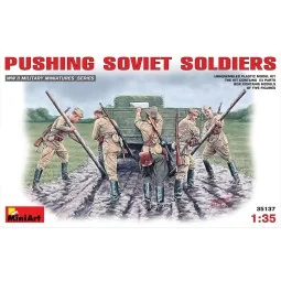 Pushing Soviet Soldiers, 1/35 - MiniArt 35137