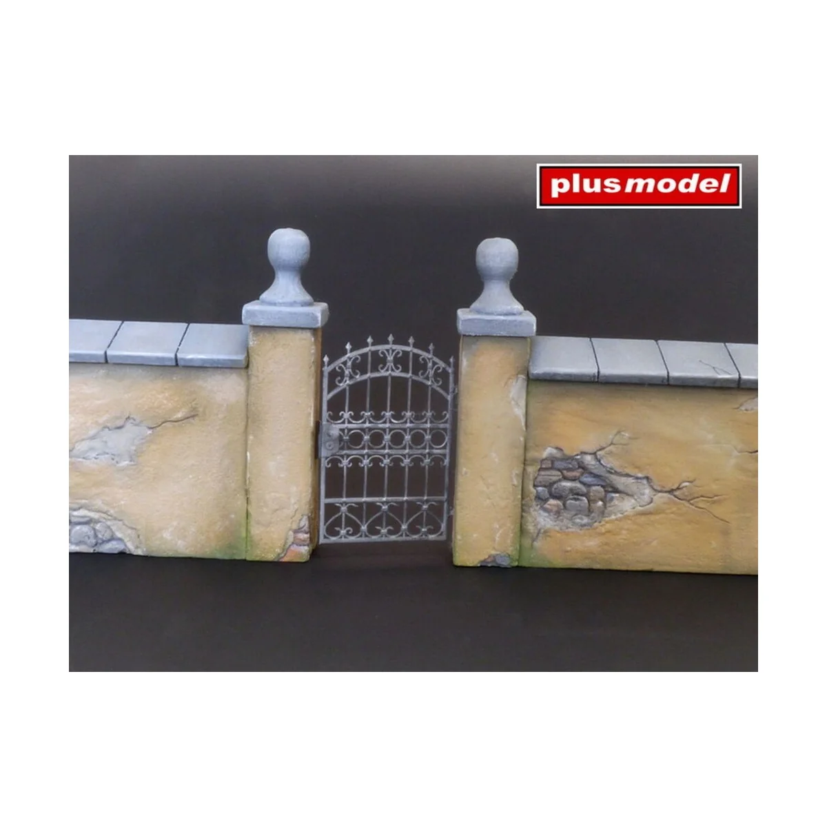 Garden wall, 1/35 - Plus model 626