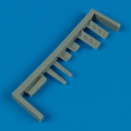 P-40 warhawk undercarriage covers (ACA) - Quickboost QB72 298