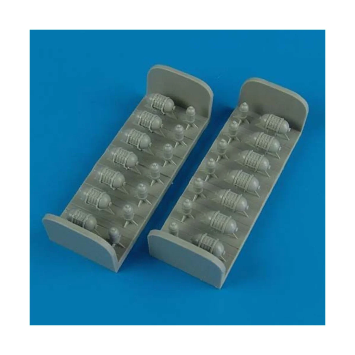 B-24 Liberator oxygen cylinders - Quickboost QB72 319