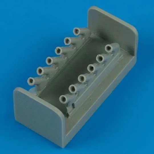 Spitfire Mk. IX exhausts - round für Hasegawa Bausatz, 1/48 - Quick... Spitfire Mk. IX exhausts - round für Hasegawa Bausatz, 1/48 - Quick...