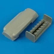 Spitfire Mk. XIV cowling and exhaust for Academy kit - Quickboost Q...