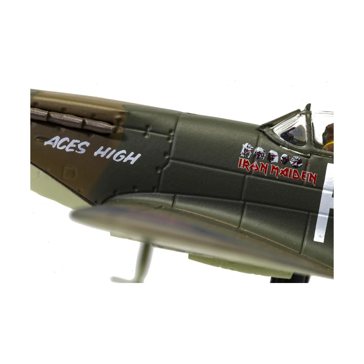 Iron Maiden - Supermarine Spitfire MKII 'Aces High', 1/72 - Corgi C... Iron Maiden - Supermarine Spitfire MKII 'Aces High', 1/72 - Corgi C...
