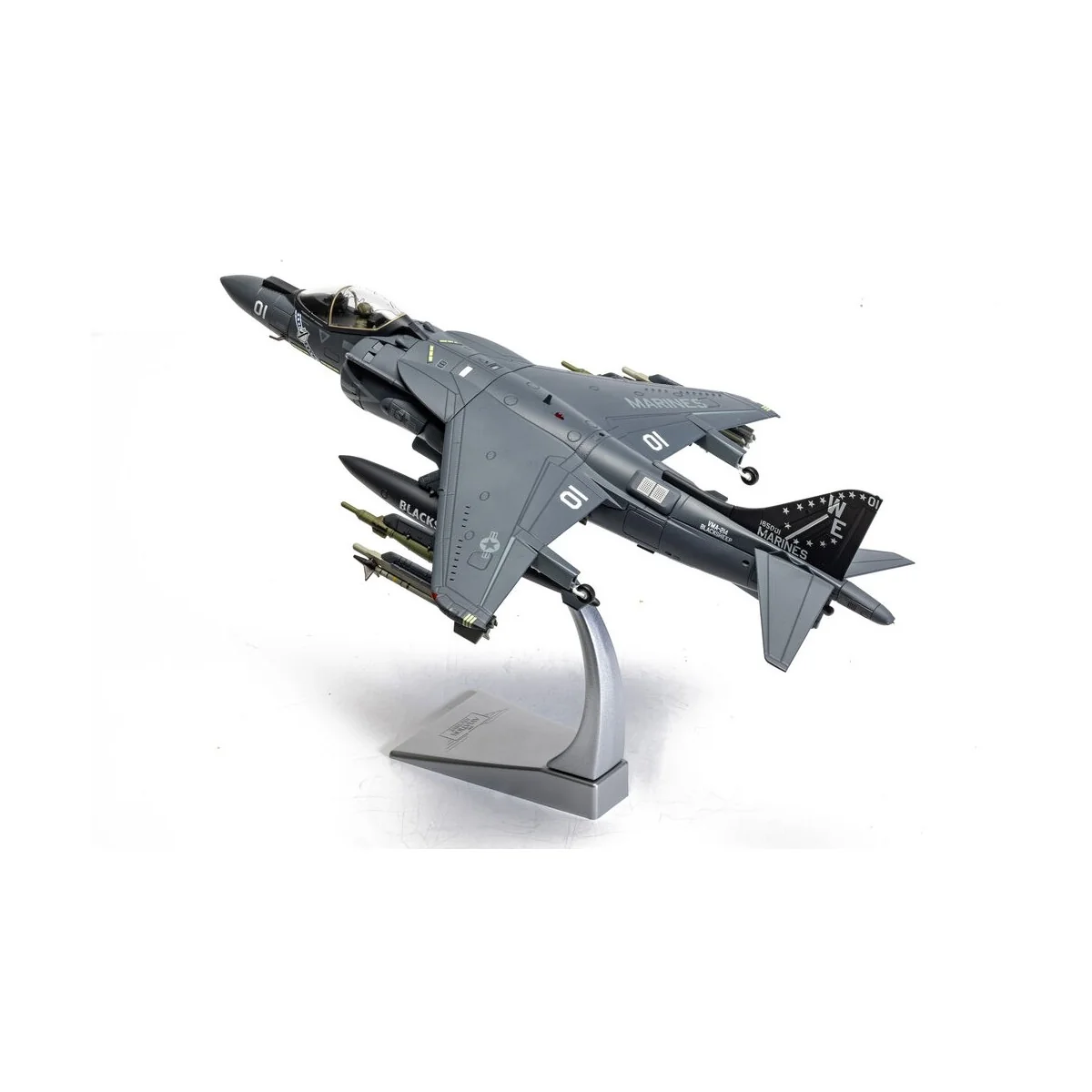 McDonnell Douglas AV-8B+ Harrier II - 165001/01 - VMA-214 'Black Sh...