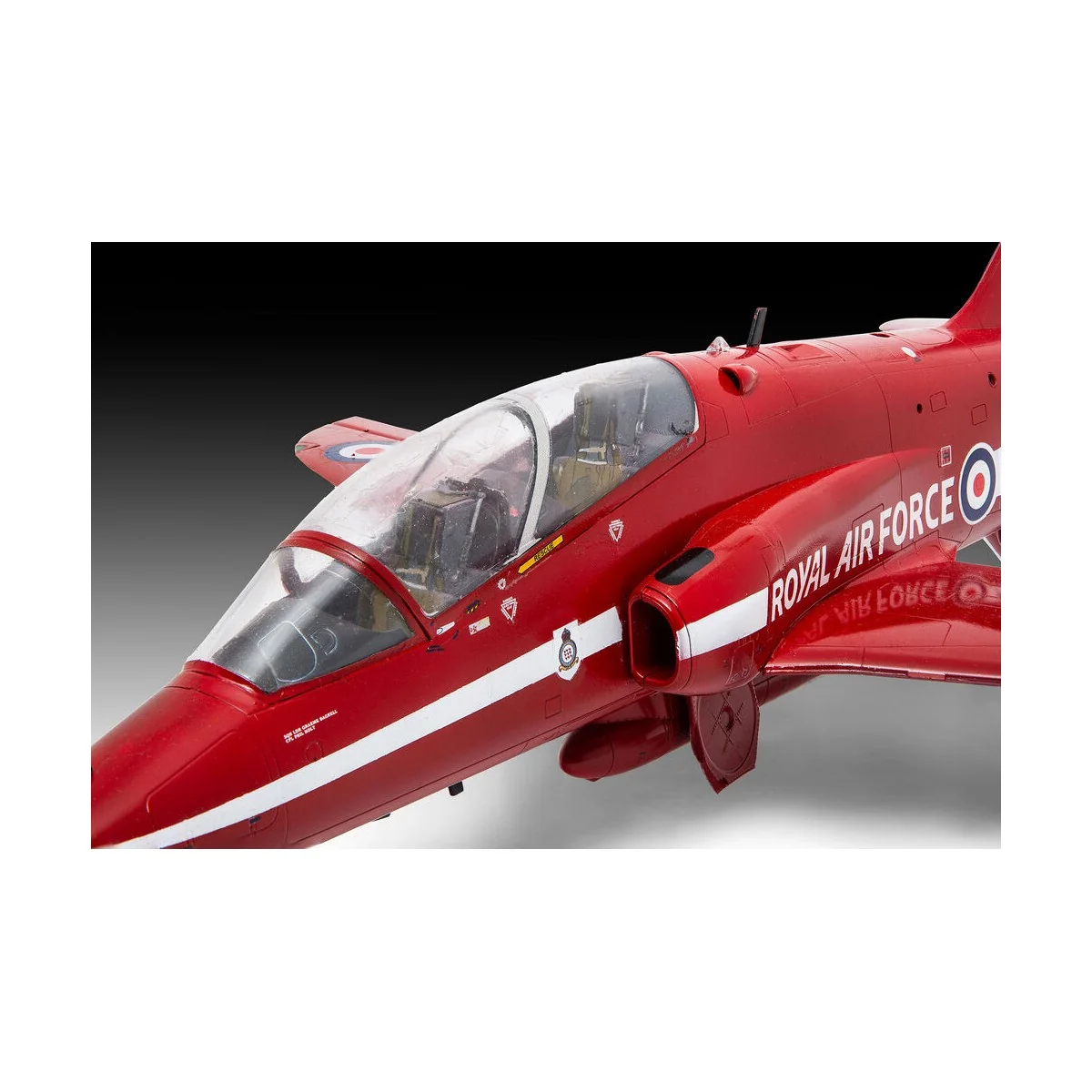 BAe Hawk T.1A RAF Red Arrows, 1/32 - Revell 04284