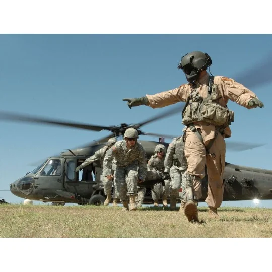 UH-60A Black Hawk Medevac with flight medics, 1/48 - ICM 48365 UH-60A Black Hawk Medevac with flight medics, 1/48 - ICM 48365