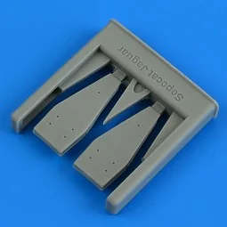 Sepecat Jaguar GR.1/GR.1a bases for chaff and flare dispensers - Qu...